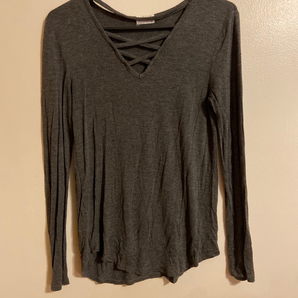 Long sleeve gray top